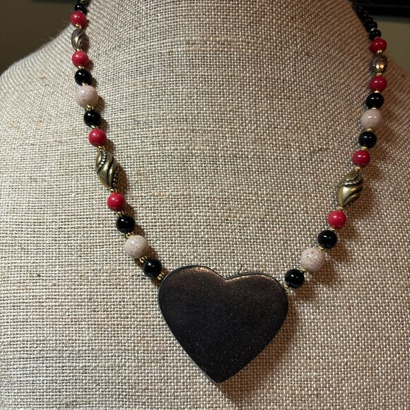 Reversible 20” Black Cream Red Beads with Goldtone Large Inlaid Resin Pendant - Picture 3 of 5